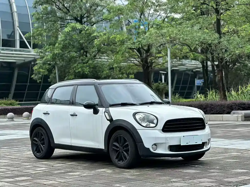 MINI COUNTRYMAN 1.6 T COOPER ALL4 Excitement