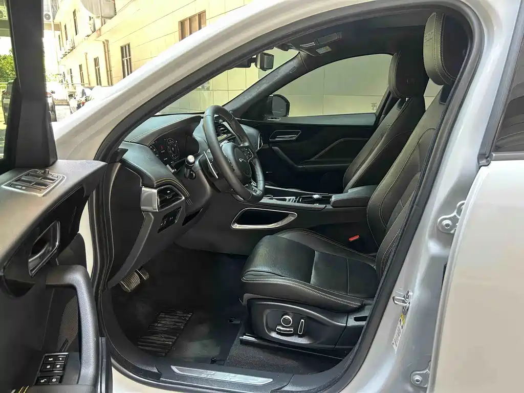 Jaguar F-PACE 300-Sport Sport