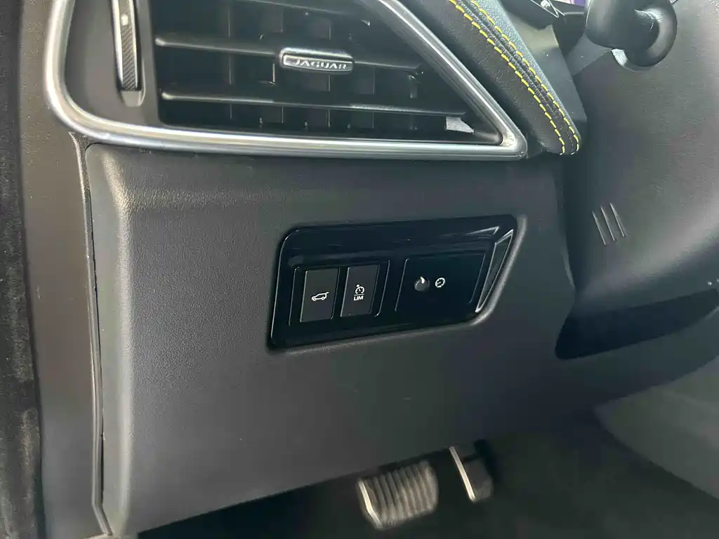 Jaguar F-PACE 300-Sport Sport
