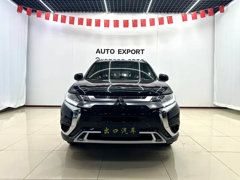 Mitsubishi Outlander 2.0 L 2 WD Smooth Enjoyment 5-seat