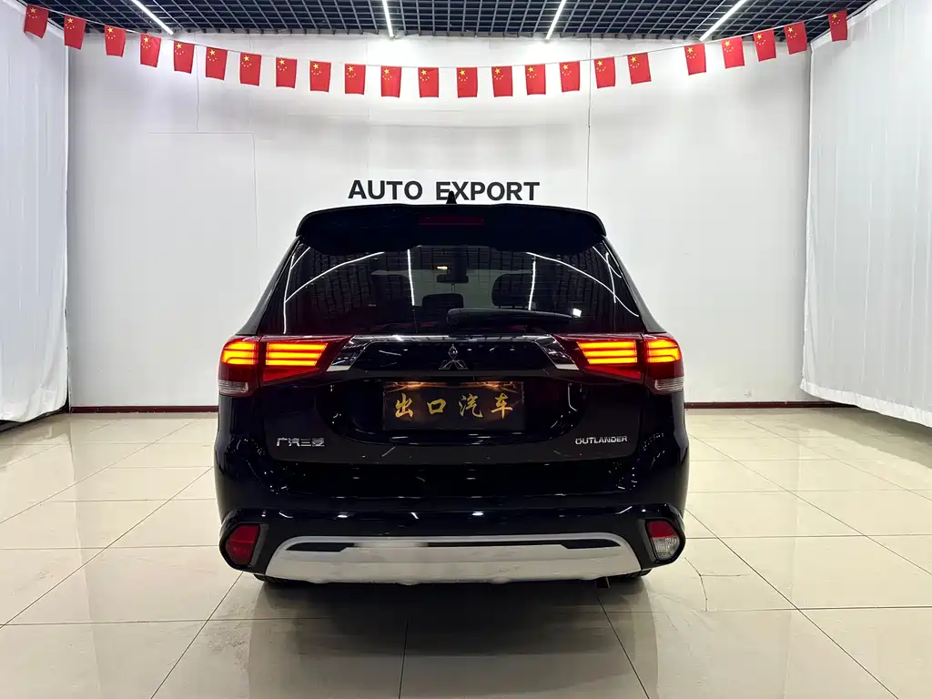 Outlander 2.0 L 2 WD Smooth Enjoyment 5-seat