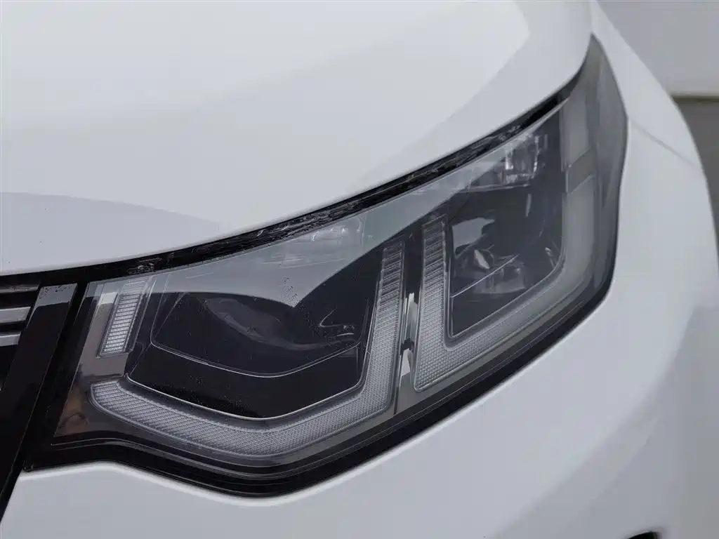 Discovery Sport NEV P300 e Performance Tech