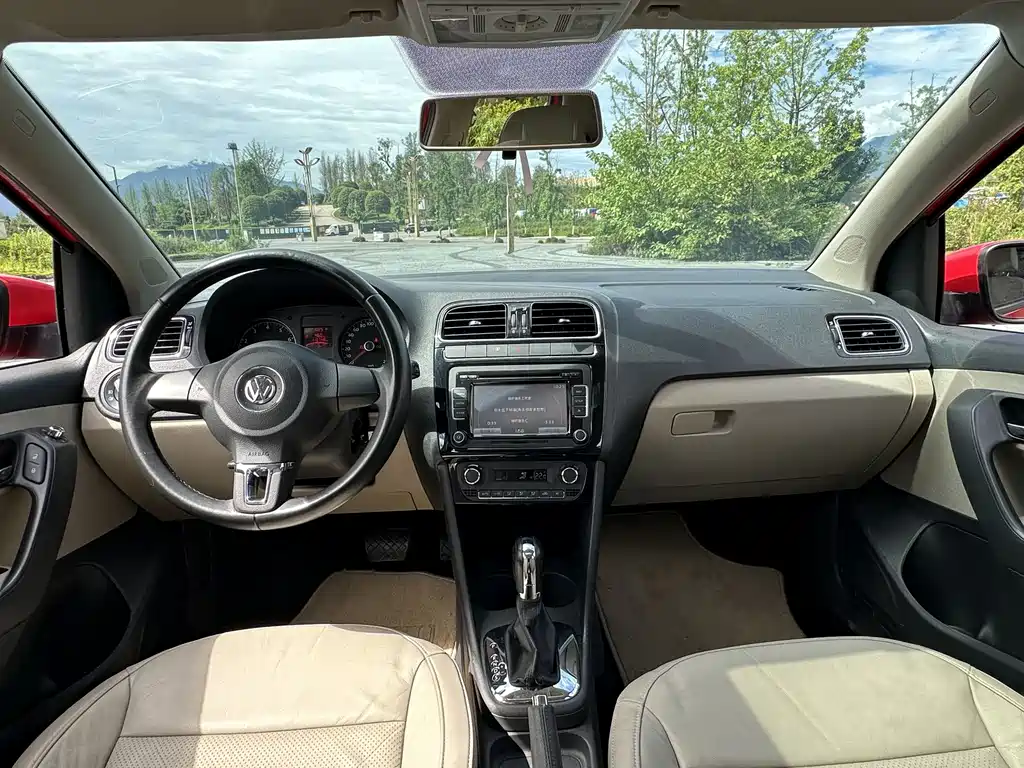 Polo 1.4 L Auto Premium Cool