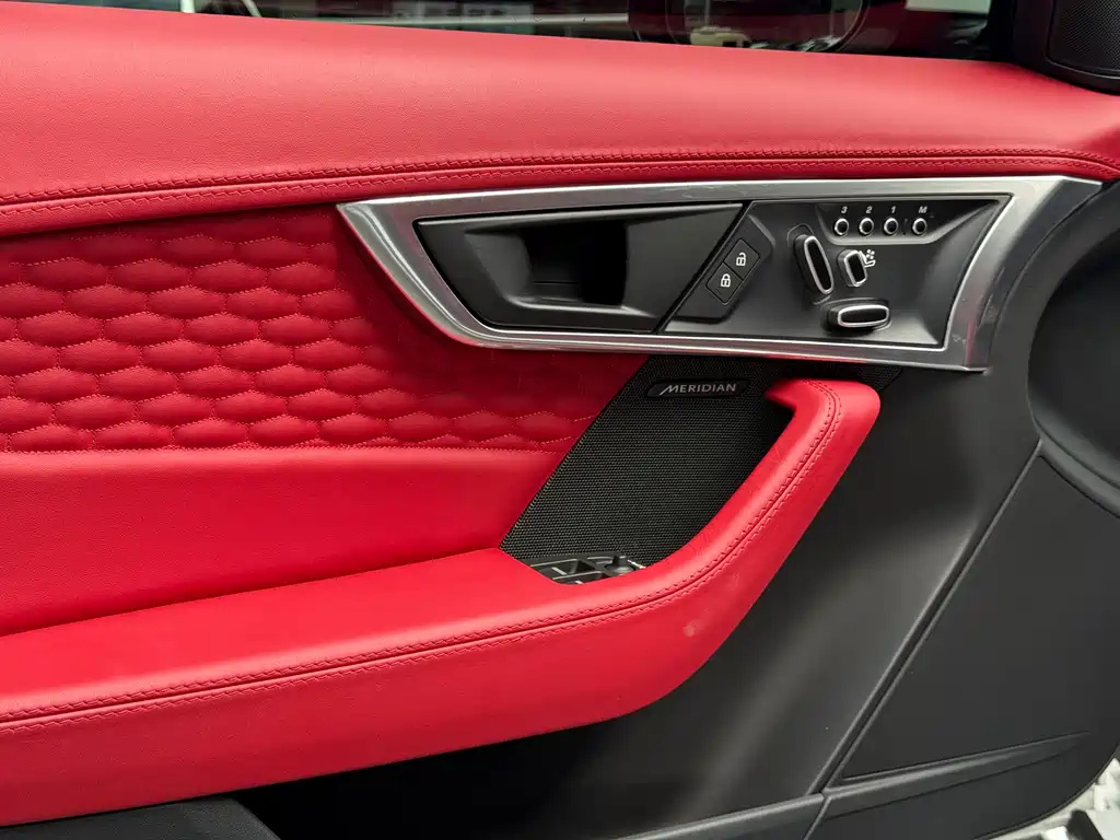 Jaguar F-TYPE P300 RWD First Edition Hardtop