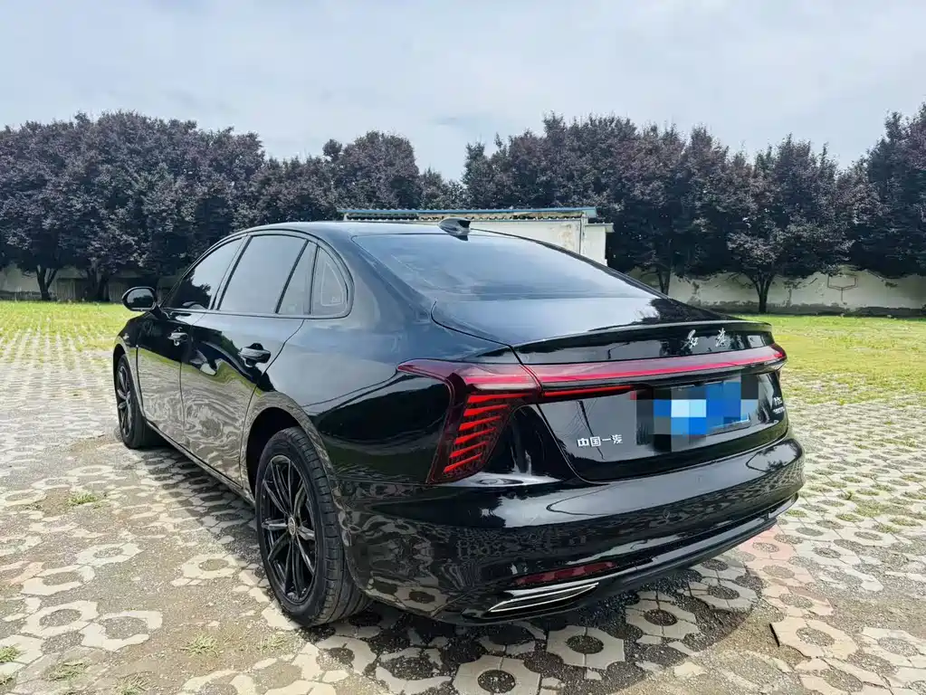 Hongqi H5 2.0 T Auto Shadow