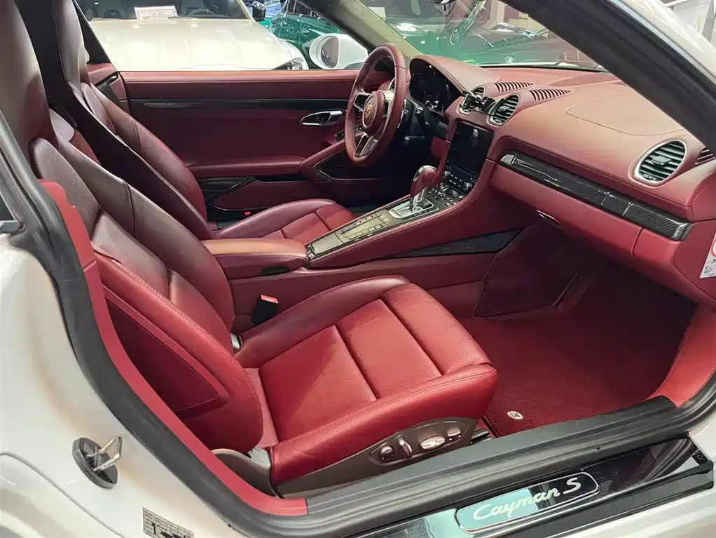 Porsche 718 Cayman 2.0 T