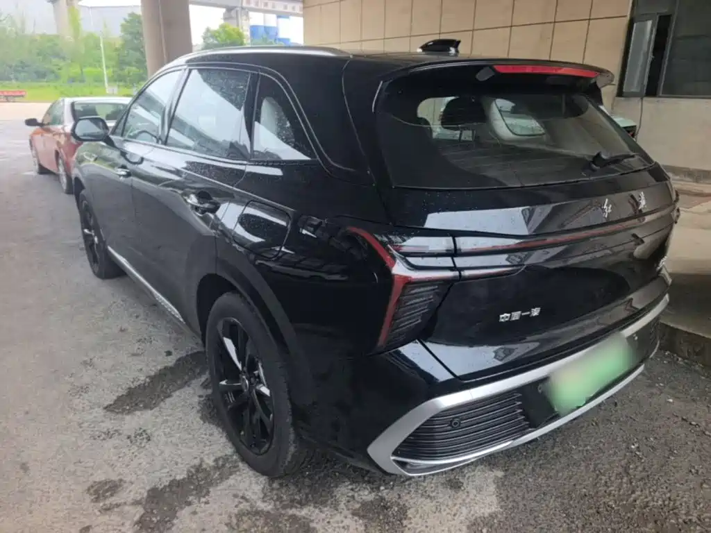 Hongqi HS3 PHEV 117 km Power Action PLUS