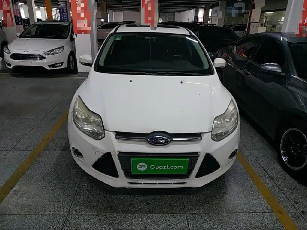 Focus Hatchback 1.6 L Auto Style