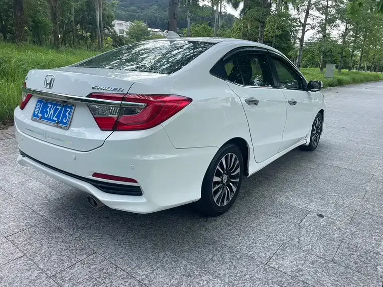 Honda Crider 1.8 L Auto Luxury