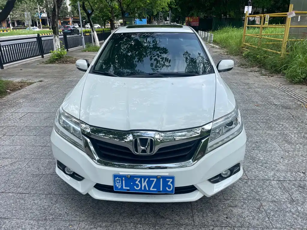 Crider 1.8 L Auto Luxury
