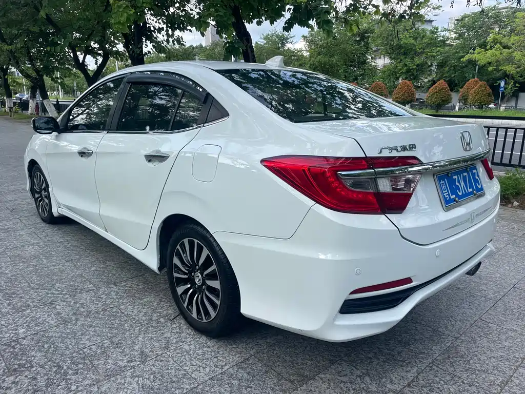 Crider 1.8 L Auto Luxury