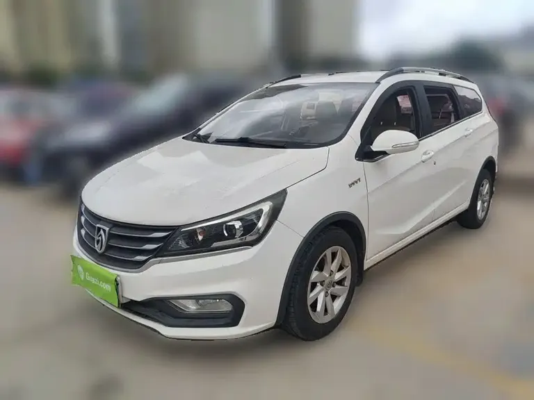 Baojun 310 W 1.5 L Manual Fashion CN-VI