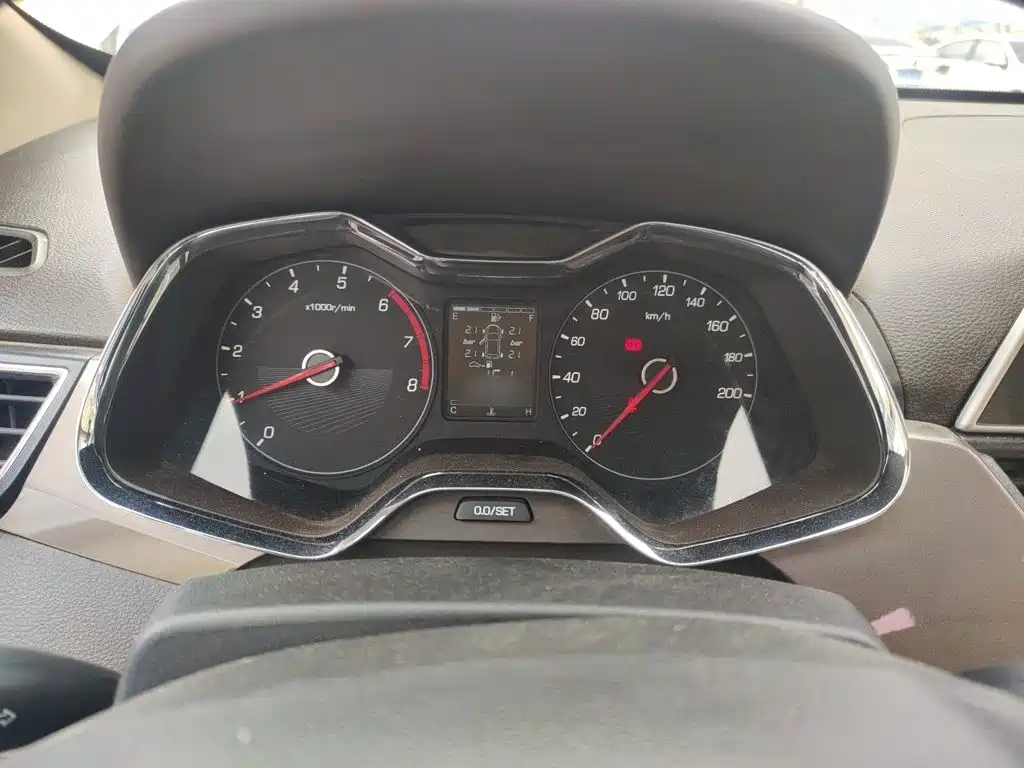 Baojun 310 W 1.5 L Manual Fashion CN-VI