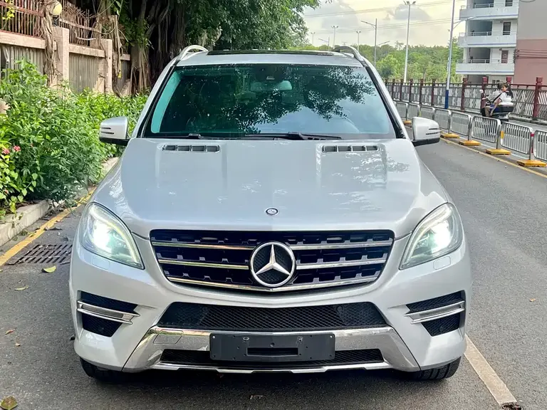 Mercedes-Benz M-Class ML 300
