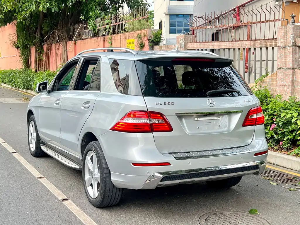 Mercedes-Benz M-Class ML 300