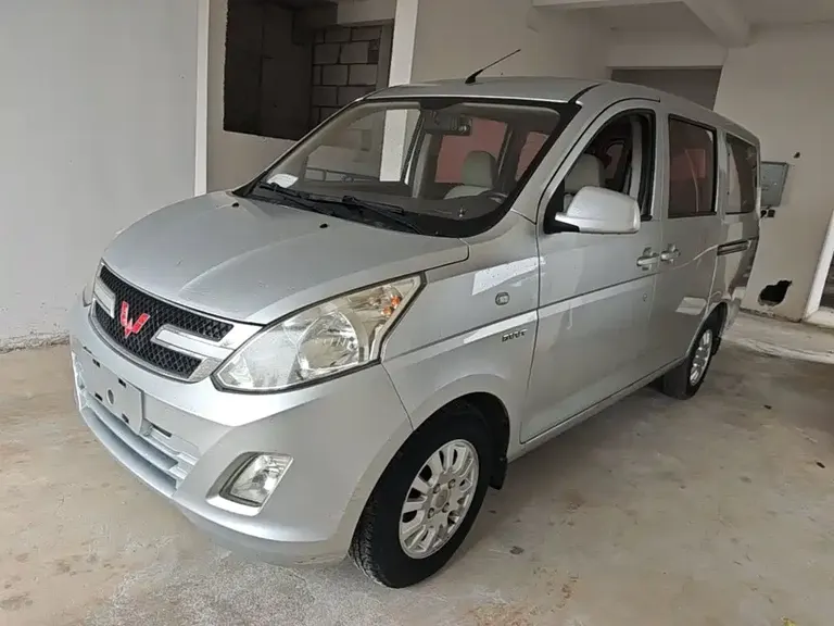 Wuling Rongguang V 1.5 L Standard