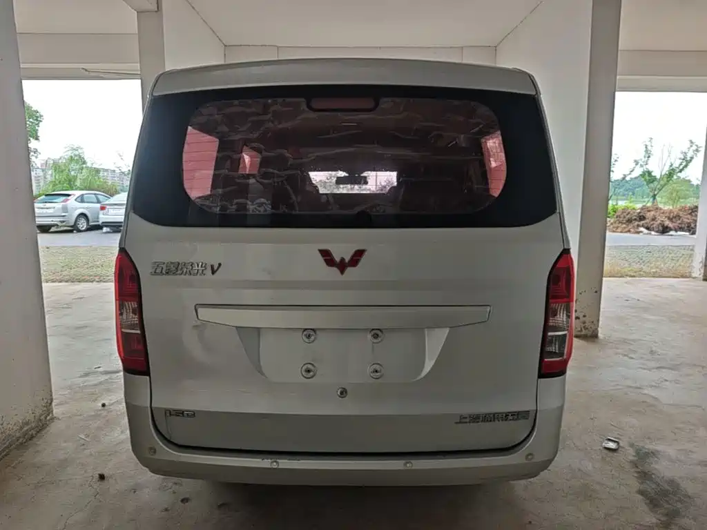 Wuling Rongguang V 1.5 L Standard
