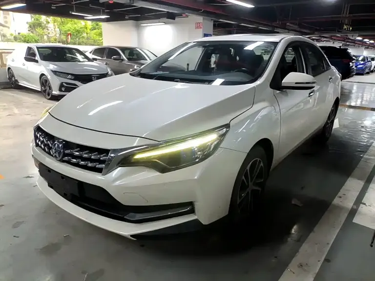 Venucia D60 启辰D60 2019款 十万荣耀 1.6 L XL 手动辰酷版 国VI