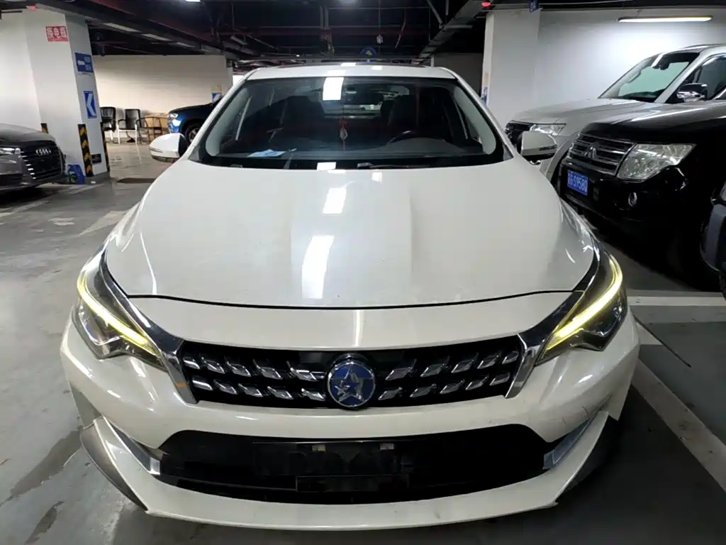 Venucia D60 启辰D60 2019款 十万荣耀 1.6 L XL 手动辰酷版 国VI