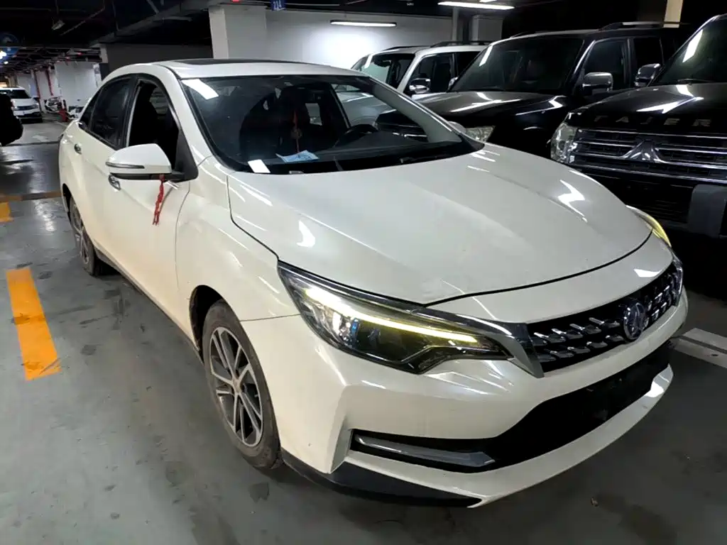 Venucia D60 启辰D60 2019款 十万荣耀 1.6 L XL 手动辰酷版 国VI