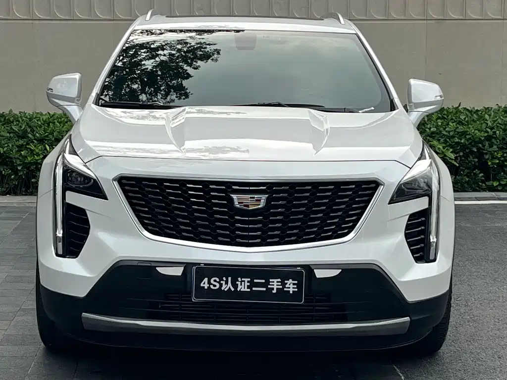 Cadillac XT4 28 T 2 WD Leading