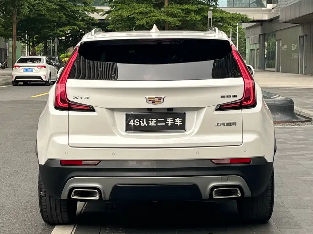 Cadillac XT4 28 T 2 WD Leading