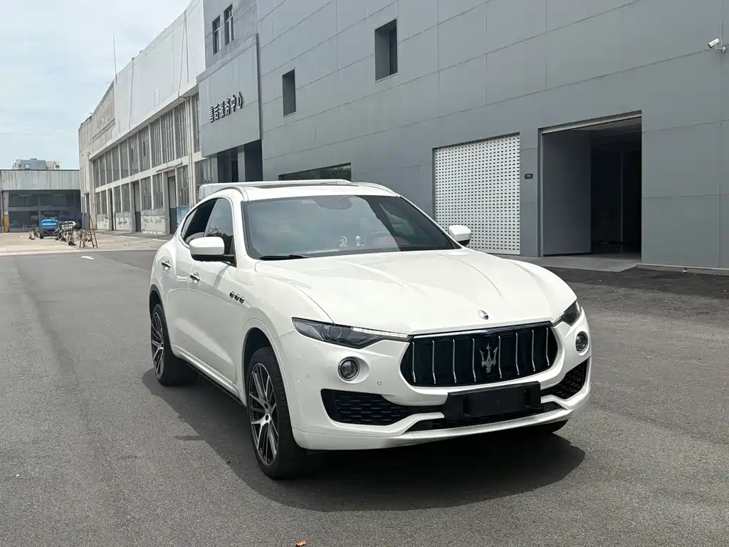 Levante 3.0 T Standard