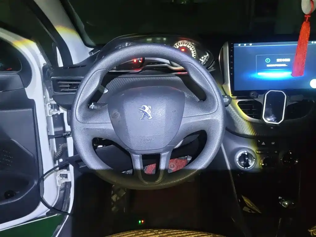 Peugeot 2008 2014 1.6 L Auto Trendy