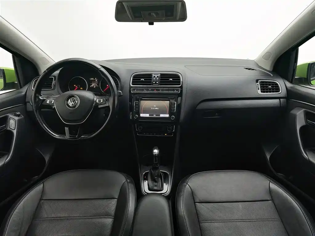 Polo 1.6 L Auto Luxury