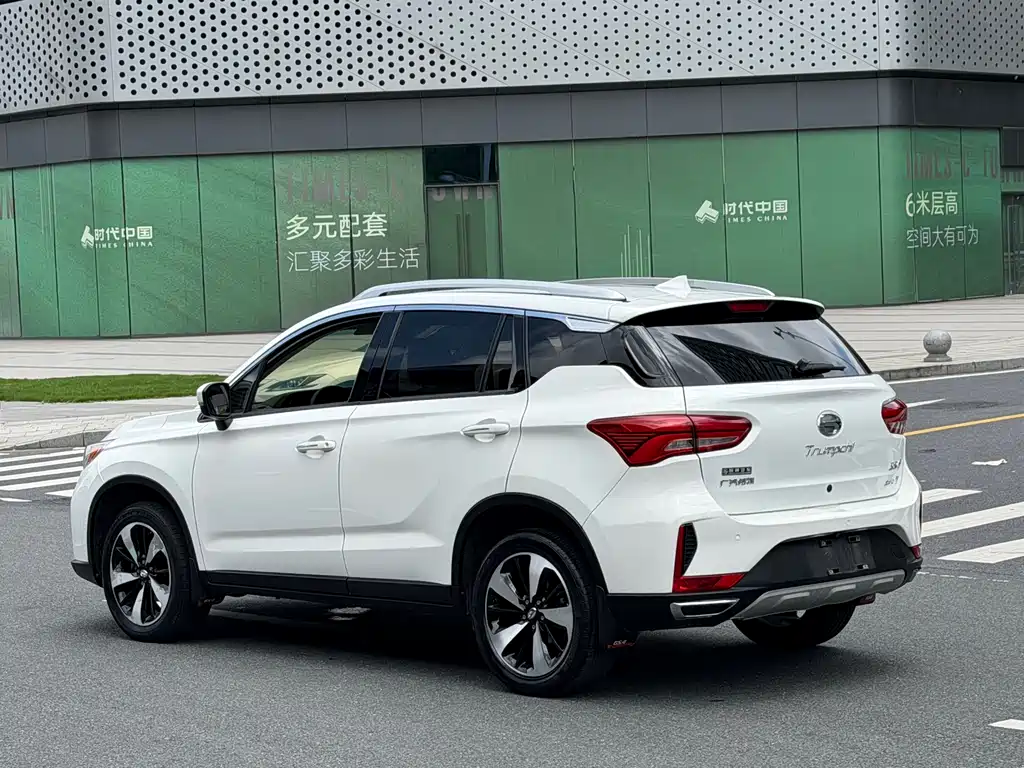 GAC Trumpchi GS4 传祺GS4 2018款 235 T 手动两驱豪华版