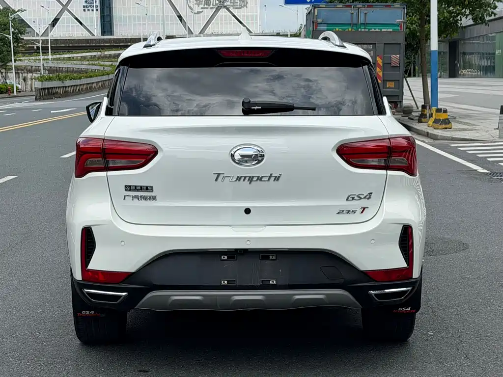 GAC Trumpchi GS4 传祺GS4 2018款 235 T 手动两驱豪华版