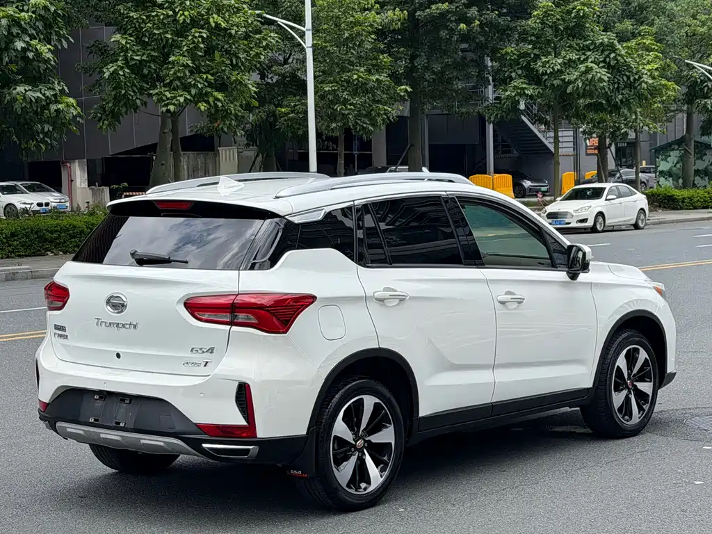 GAC Trumpchi GS4 传祺GS4 2018款 235 T 手动两驱豪华版