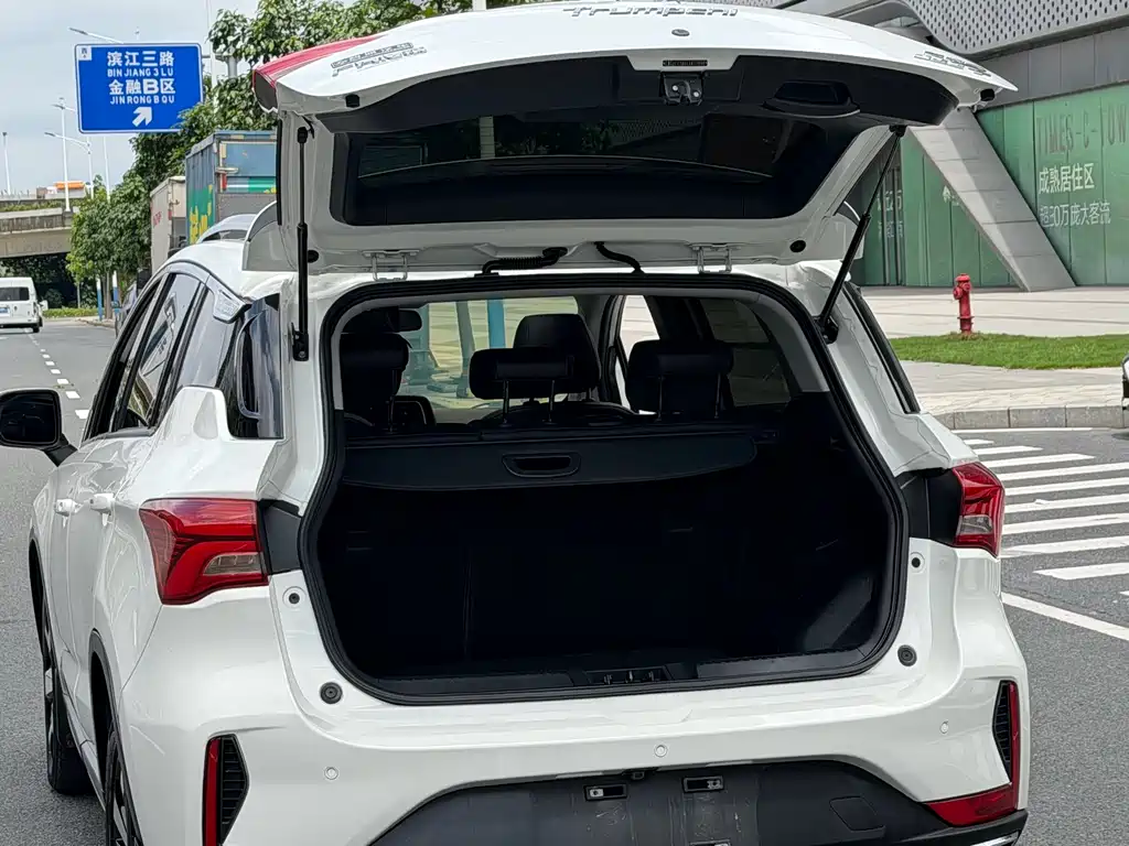 GAC Trumpchi GS4 传祺GS4 2018款 235 T 手动两驱豪华版