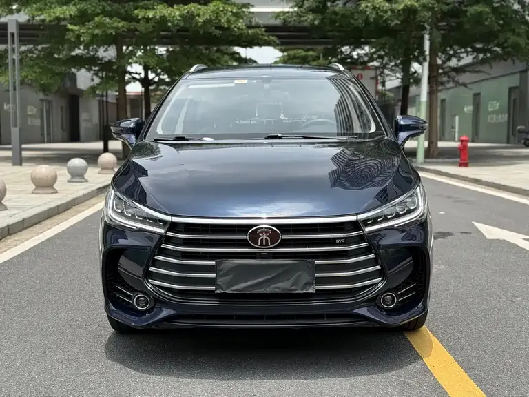 BYD Song MAX 1.5 T Manual Connected Luxury 7-seat