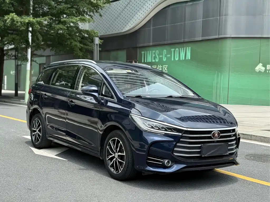 Song MAX 1.5 T Manual Connected Luxury 7-seat