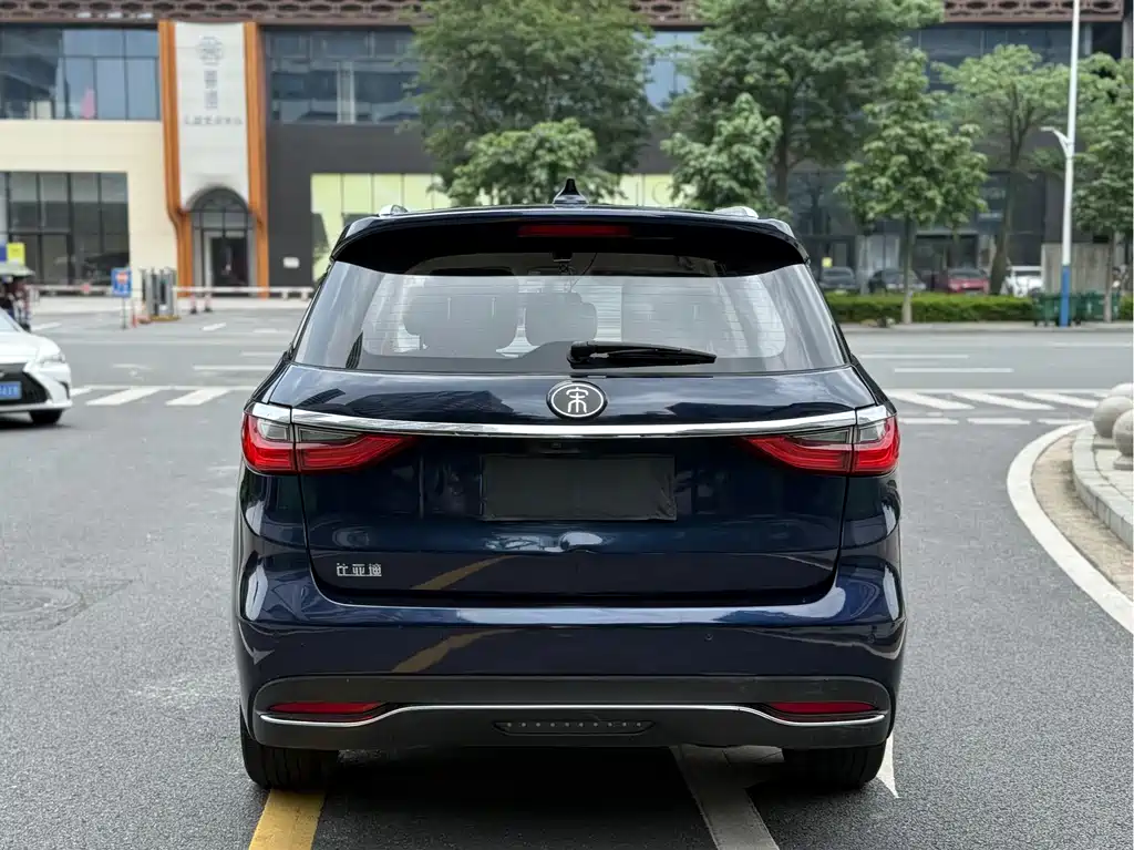Song MAX 1.5 T Manual Connected Luxury 7-seat