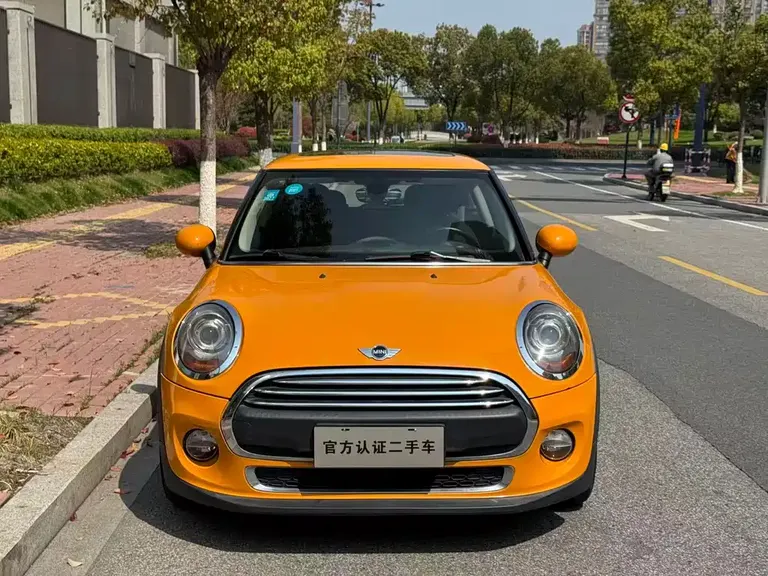 MINI 1.2 T ONE+