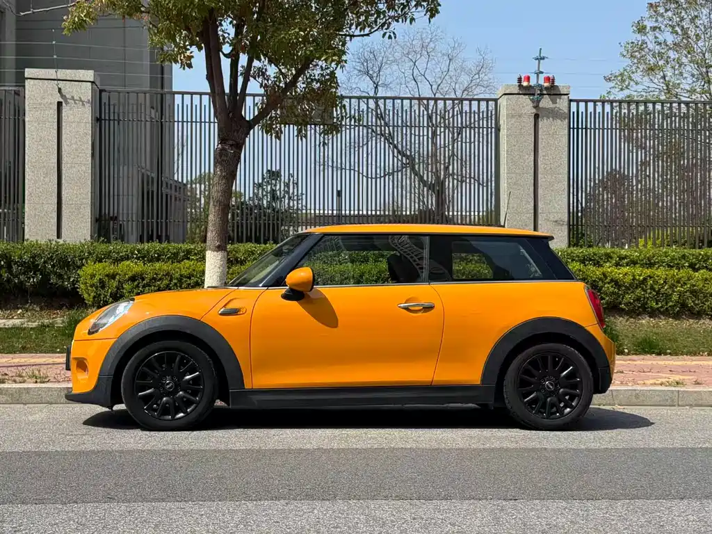MINI 1.2 T ONE+