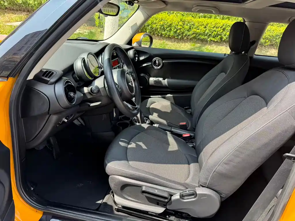 MINI 1.2 T ONE+