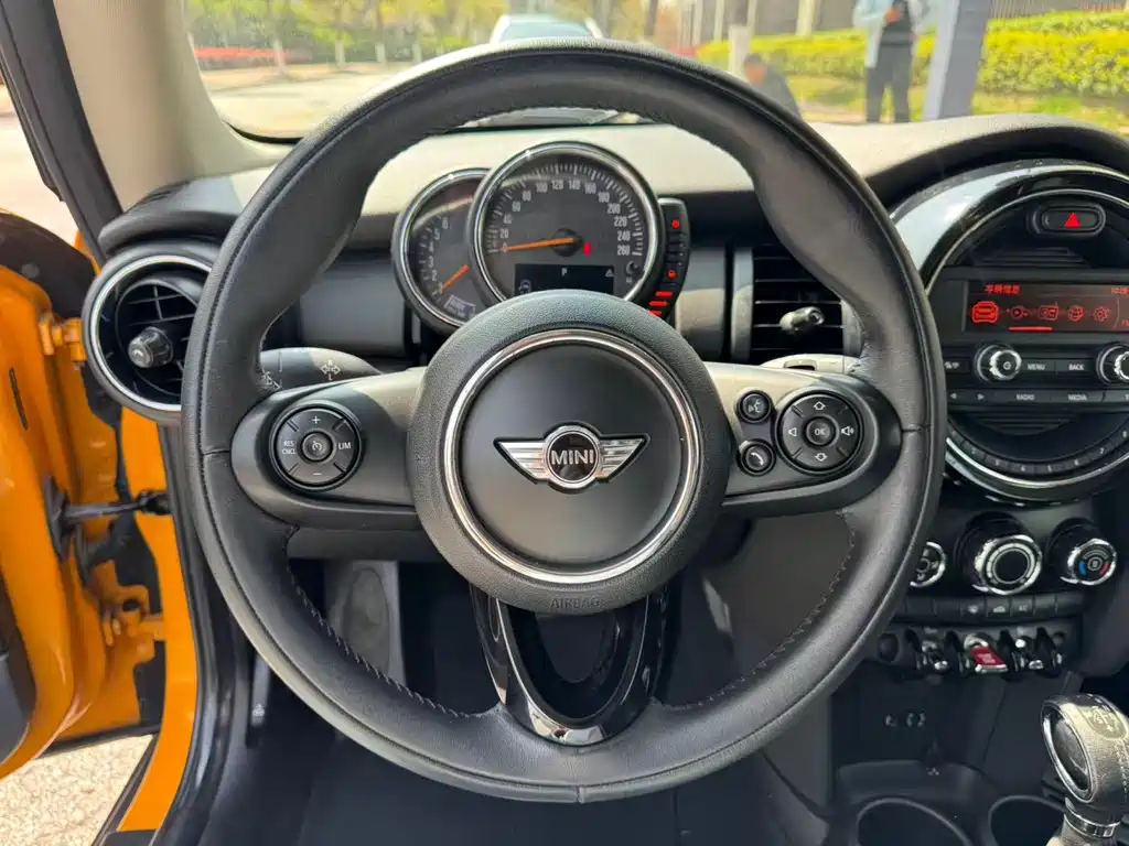 MINI 1.2 T ONE+