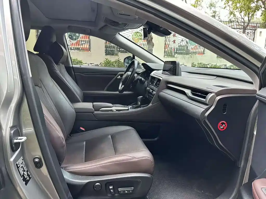 Lexus RX Facelift 300 2 WD Comfort