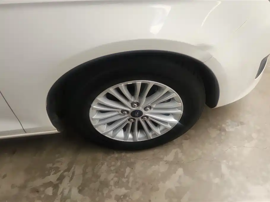 Escort 1.5 L Manual Comfort