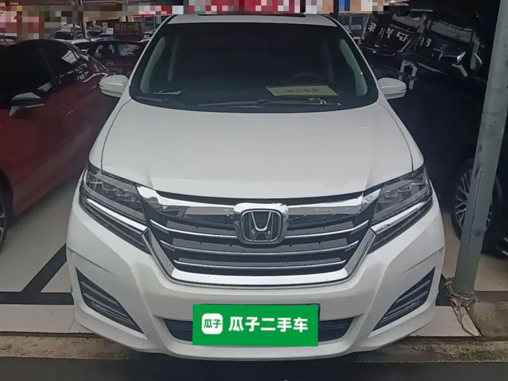 Elysion 2.4 L Luxury