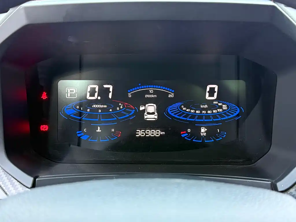 Venucia T60 1.6 L CVT Smart Travel