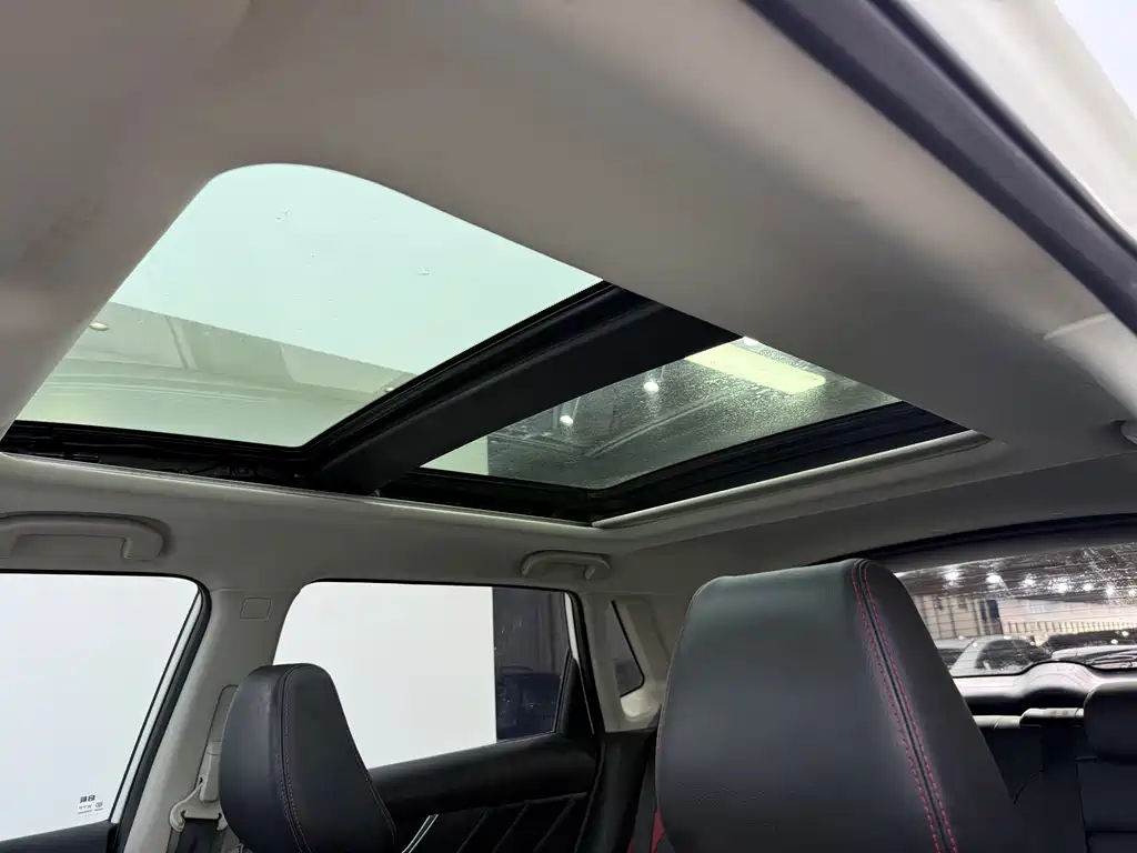 Venucia T60 1.6 L CVT Smart Travel