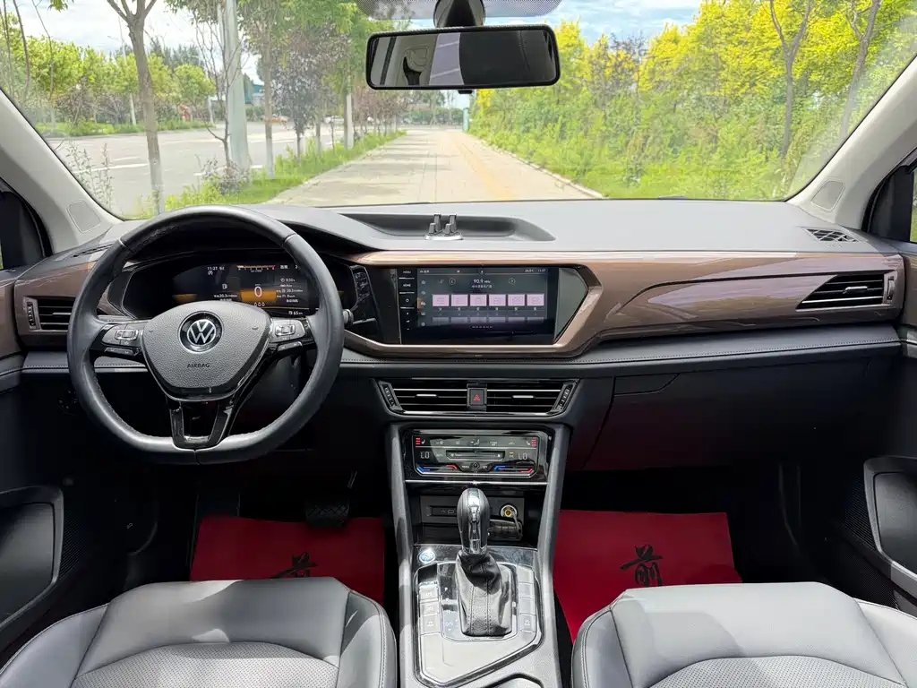Tharu 280 TSI 2 WD Luxury