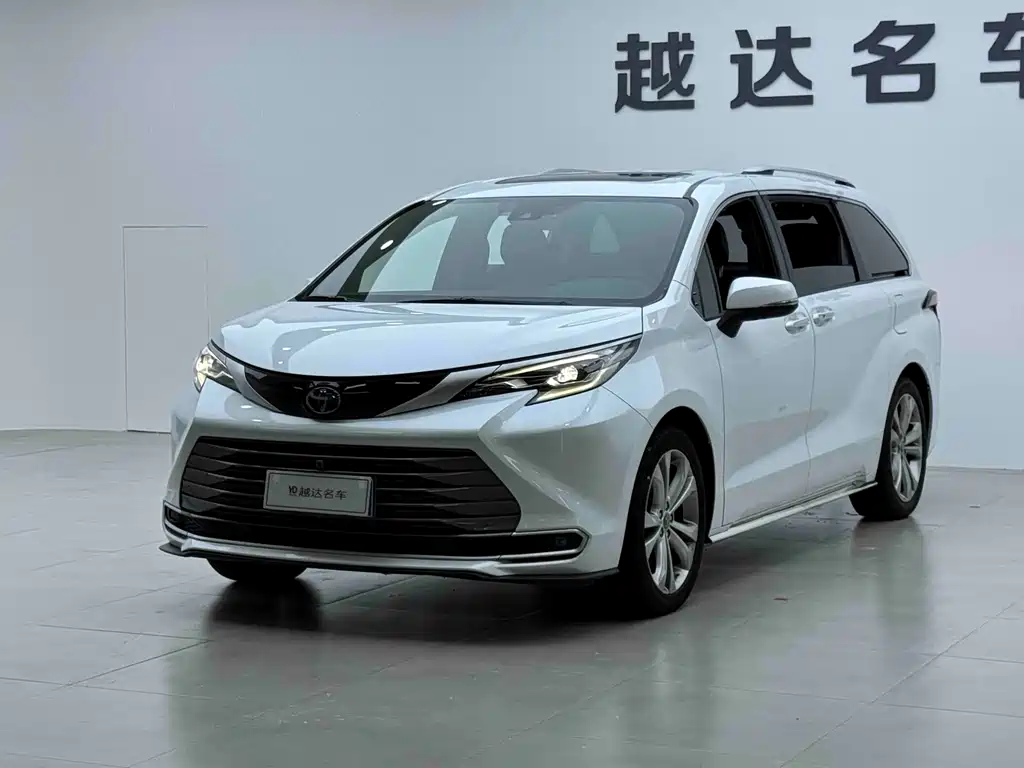 Sienna 2.5 L Hybrid Distinguished