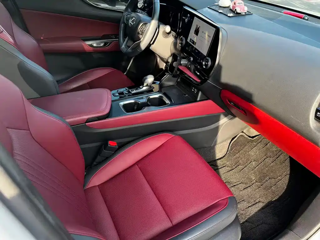 Lexus NX 260 FWD Creative Joy