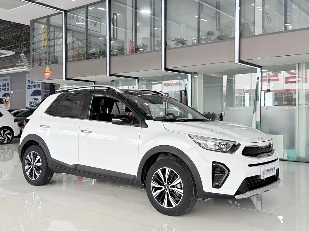 Stonic 1.4 L CVT Fun Enjoyment Sunroof