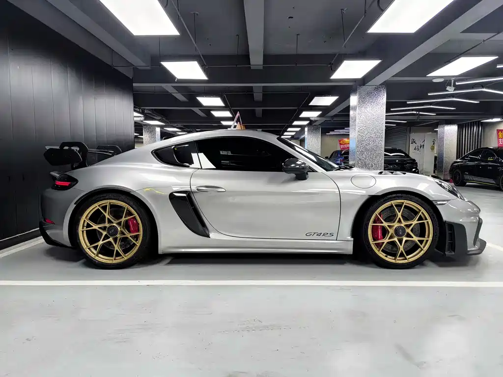 Porsche 718 Cayman GT4 RS 4.0 L